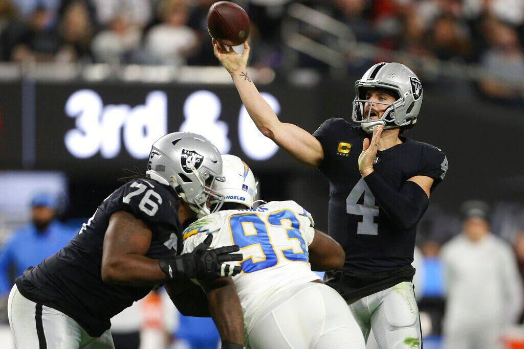 6. Derek Carr, Raiders (0-0)